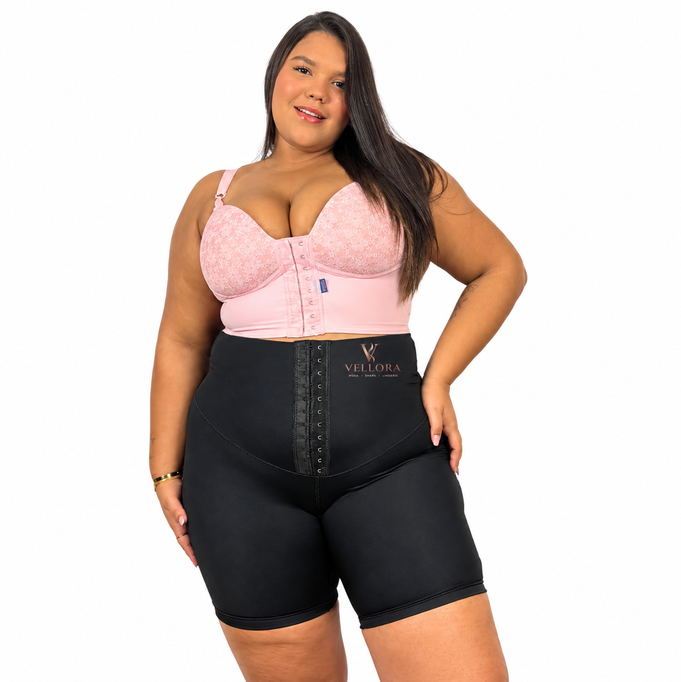 Bermuda Modeladora com Fechos Plus Size